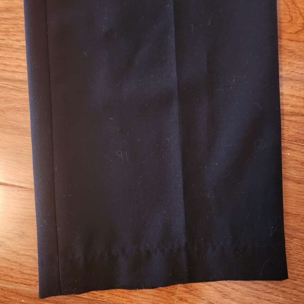 Austin Reed 100% Wool Navy Suit in Excellent Condition - Picture 7 of 8